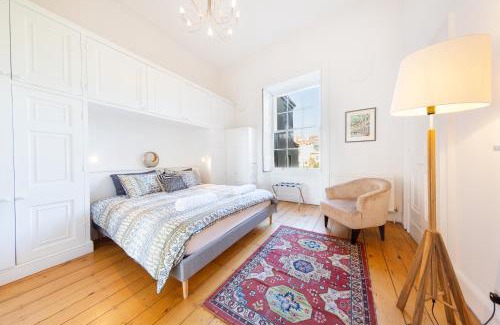 Clifton Apartment | Elegant Period Clifton Balcony Apt - Simplycheckin