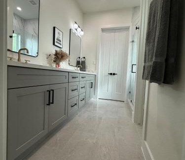 Foster Place House | Elegant Plush Properties