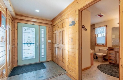 Comstock Cabin | Elegant/Private Retreat on Private 2.5 acre lot