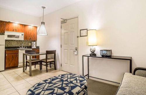 Las Vegas Resort | Elegant resort with ready access to all things Las Vegas. No additional charges