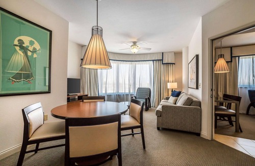 Las Vegas Resort | Elegant resort with ready access to all things Las Vegas. No additional charges
