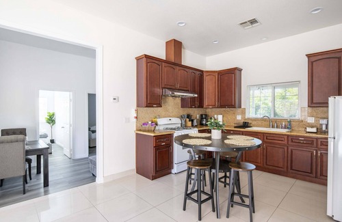 South San Gabriel House | Elegant Retreat Modern Comforts Prime Location
