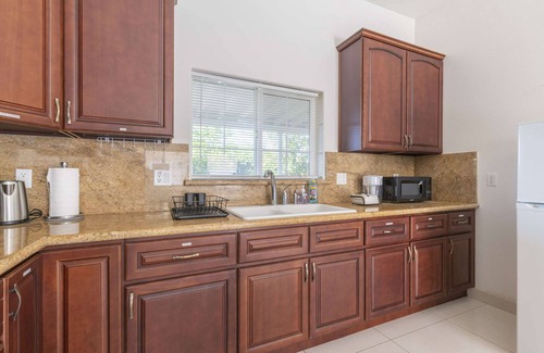 South San Gabriel House | Elegant Retreat Modern Comforts Prime Location