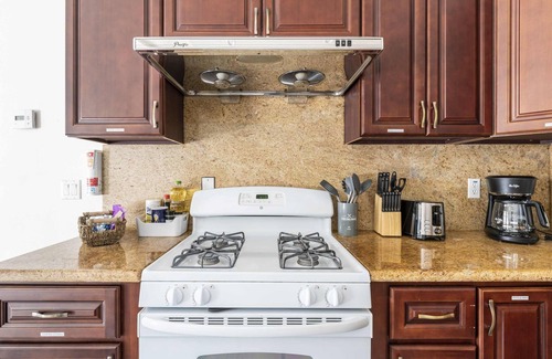 South San Gabriel House | Elegant Retreat Modern Comforts, Prime Location