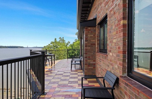 Louisville House | Elegant Riverside Escape | Historic Charm & Views