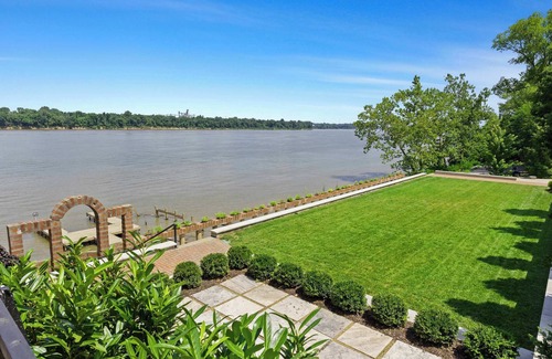 Louisville House | Elegant Riverside Escape | Historic Charm & Views