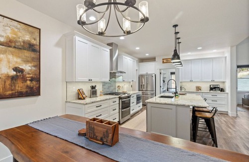 Clinton House | Elegant Rock Creek Abode