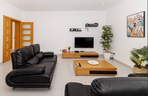 Sagres Villa | Elegant Sagres Villa | 5 Bedrooms | Villa Farol | Close to Beach | Perfect for Families