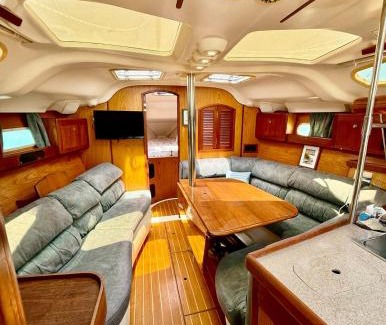 Key West Boat Rental | Elegant Sailboat Stay
