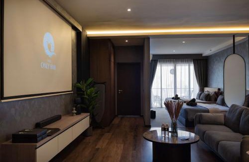 Seri Tanjung Pinang Apartment | Elegant Seaview Projector Lounge by The Only Bnb