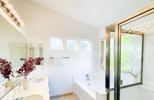 Fontana House | Elegant Secluded and Safe Clean Home