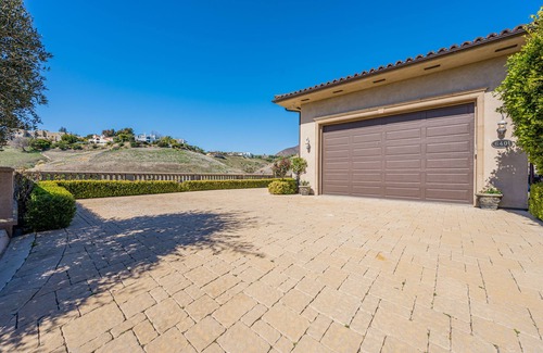 Central Malibu House | Elegant spacious Italian Villa in Western Malibu