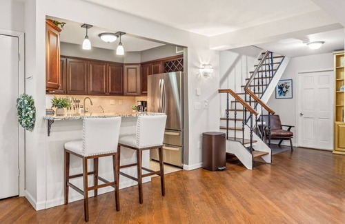 Hoboken Condo | Elegant Spacious Well-stocked Brownstone Duplex