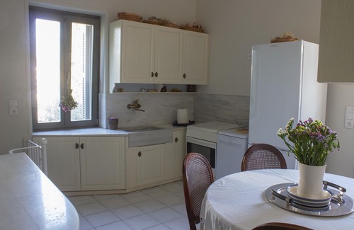 Palaio Psychiko Apartment | Elegant Stone House Apartment