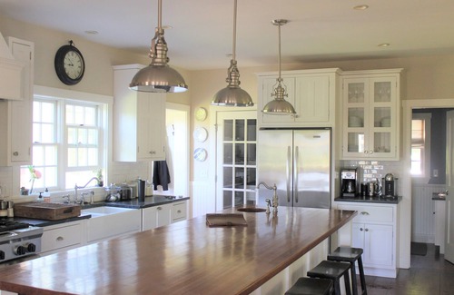 Morrisville House | Elegant Stowe Farmhouse with Outstanding Location and Amenities