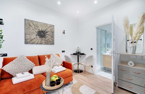 Epinettes Apartment | Elegant Studio - 2P - Place Pigalle