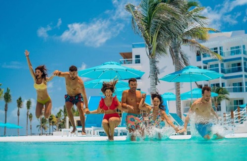 Puerto Morelos Apartment | Elegant Suite w/King Bed, Private Balcony & Scenic Views ALL-INCLUSIVE