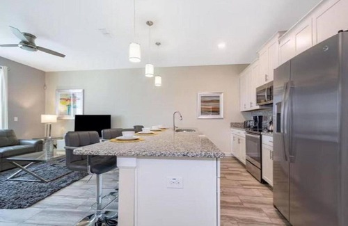 Kissimmee Ski Chalet | Elegant Townhouse 4Bed/3Bath/Pool/5Min From Disney