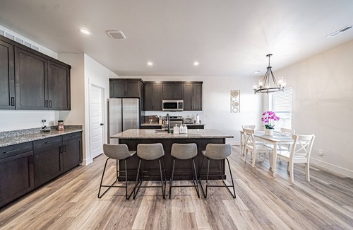 Ammon House | Elegant Townhouse in Ammon, Idaho