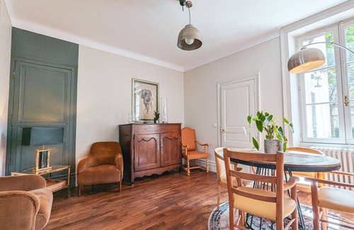Chateauroux Cottage | Elegant Townhouse with Private Garden, Spa & Free Parking in Châteauroux