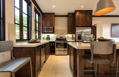 Las Catalinas Condo | Elegant & Tranquil Condo Seconds Away from the Beach