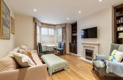 Redcliffe Apartment | Elegant Two Bedroom Flat in Redcliffe Gardens