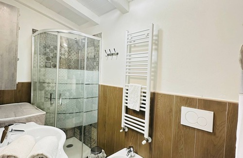 Saliceta San Giuliano Bed & Breakfast | Elegant two-room apartment near the historic center with Reserved Parking and breakfast