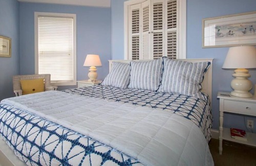 Bonito Boathouses House | Elegant Two-Story Home w/ Amazing Sunset Views - Steps to Marina & Boathouse