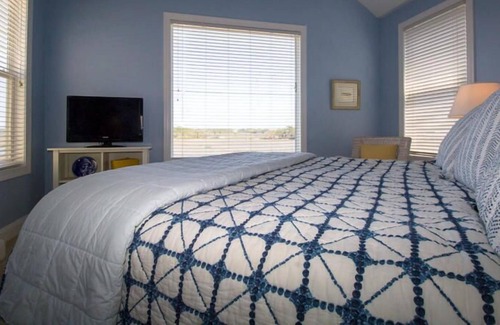 Bonito Boathouses House | Elegant Two-Story Home w/ Amazing Sunset Views - Steps to Marina & Boathouse