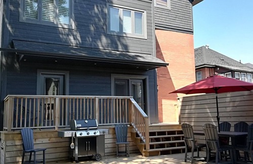 Collingwood House | Elegant & Updated Century Red Brick in Downtown Collingwood