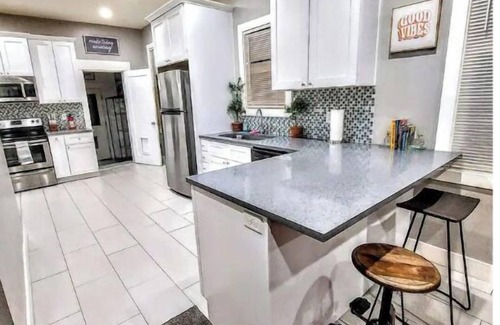 South Salt Lake Apartment | Elegant & Updated, For People of all Sizes READ