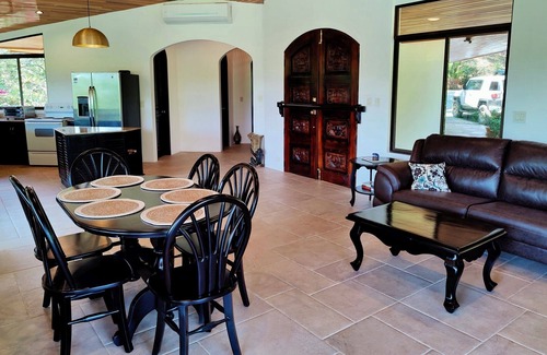 Quepos Villa | Elegant Villa Set in Hidden Paradise
