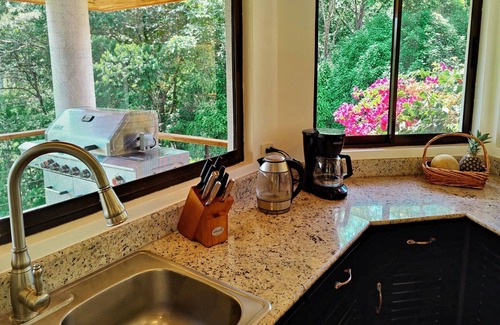 Quepos Villa | Elegant Villa Set in Hidden Paradise
