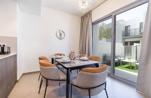 Dubai Ski Chalet | Elegant villa with 3 BDR I Maid Room I Garden/B67