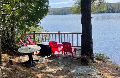 Huntsville Cottage | Elegant Waterfront Cottage Escape