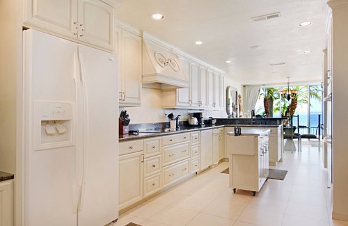 Coronado Cays Condo | Elegant Waterfront Condo with Free High Speed Internet and Central Heating/AC