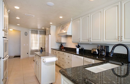 Coronado Cays Condo | Elegant Waterfront Condo with Free High Speed Internet and Central Heating/AC