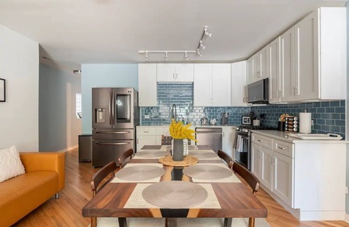 Wicker Park Condo | Elegant Wicker park condo ! Walking distance to train and restaurants