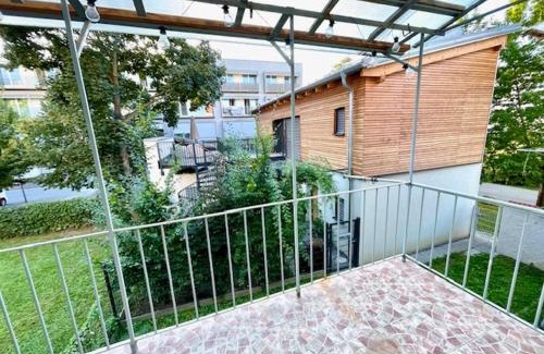 Jakomini Apartment | Elegante Wohnung mit Balkon - Nähe Stadthalle