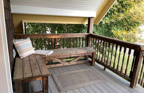 Eugene Apartment | Elegantly appointed guest apartment on beautiful farm estate in west Eugene.