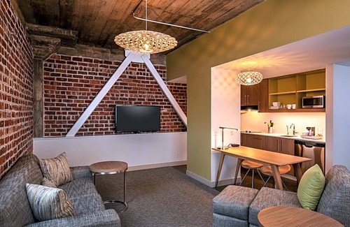 Moline Hotel | Element Moline