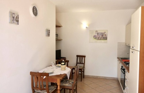 Montescudaio Cottage | Elena cottage, ground floor, WIFI, barbecue, fenced garden, parking.