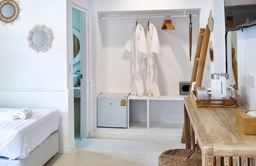 Chaweng City Center Hotel | Elephant Beach Club & Resort Samui