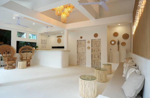Chaweng City Center Hotel | Elephant Beach Club & Resort Samui