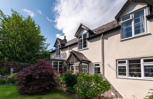 Malvern House | Eleri Cottage