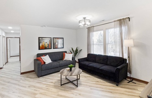 Notre Dame Apartment | Elevate Apartments at Notre Dame | Well Lit and Homey 2BR Apr near Notre Dame
