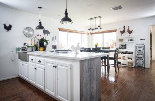 Temecula House | Elevate Your Wine Country Escape: Chick-Ranch with Luxurious Amenities, Views, Private Driver