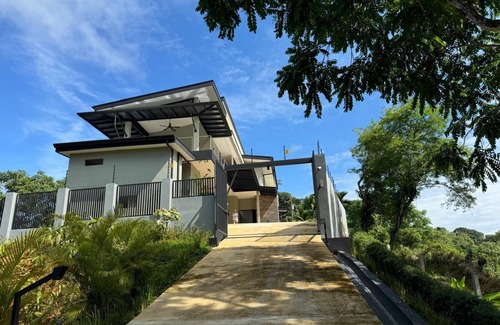 Cascada Azul Villa | Elevated 1200 Ft Cool Oceanview Villa with Pool & Wi-Fi, Close Dominical Beaches