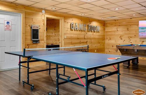 Sevierville Ski Chalet | Elevated Escape by Ghosal Luxury Lodging