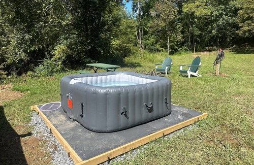 Newport RV Rental | Elevated Glamping with HotTub Near PF, GBurg and Asheville